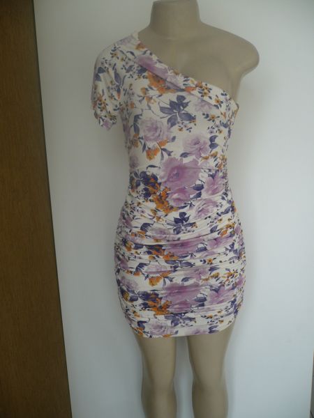 vestido ombro só